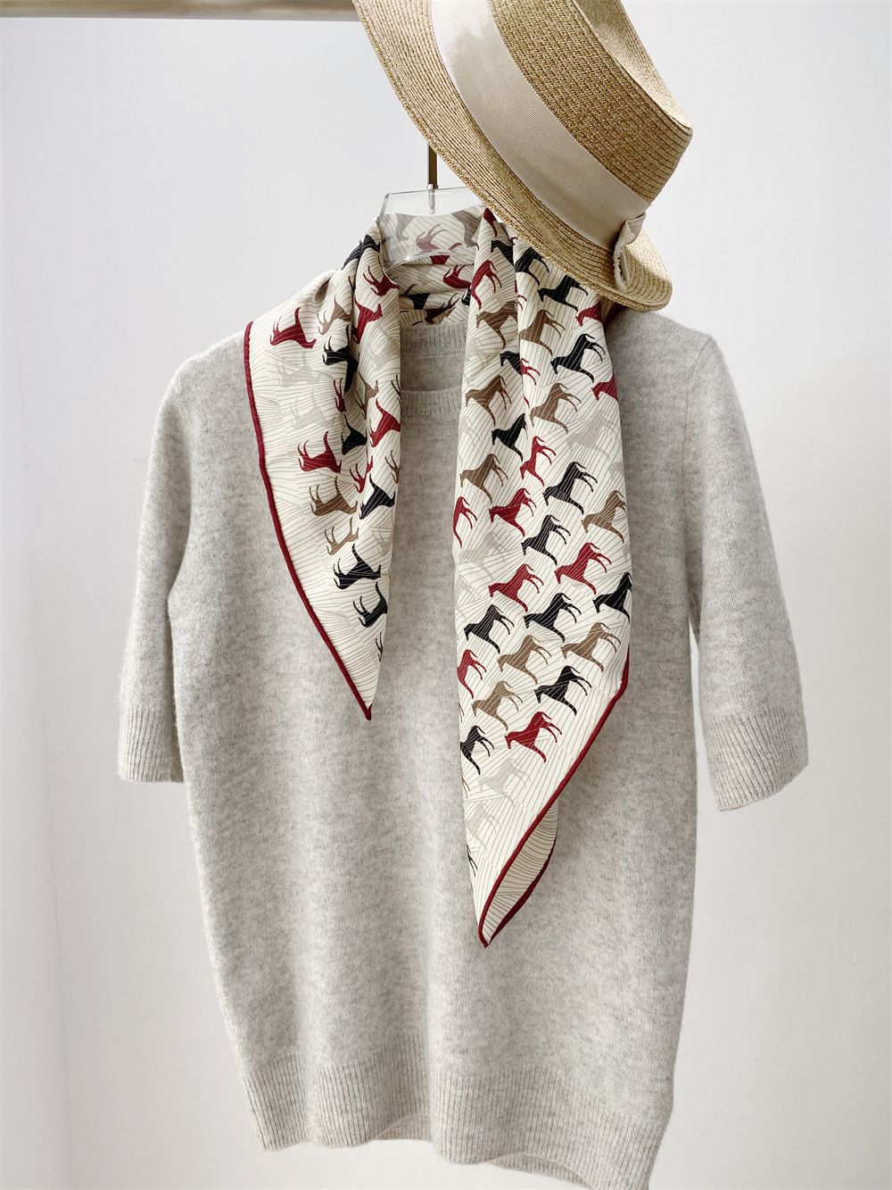 الحرير الصوف مزيج وشاح المرأة  - مراجعة Winter Clothing Hong Kong وسعره